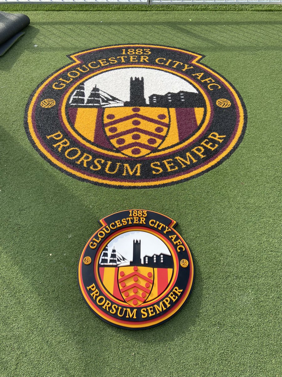 beatondesigns's tweet photo. Absolute honour to be asked to do this one for @GCAFCofficial
#gloucester #gloucestercityafc #tigers #meadowpark #gloucesterrugby #gloucesterdocks #gloucestercathedral #rugbylife #hometown #cider #kingsholm #bedroomdesign #rugby #home #scrollsawing #scrollart #scroll https://t.co/xLA7ae0JiQ