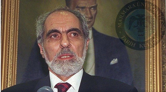 Hayatını ülkesinin bağımsızlığı ve Türk dünyasının birliğine adayan Ebulfez Elçibey'i vefatının sene-i devriyesinde saygı, rahmet ve minnetle anıyoruz.