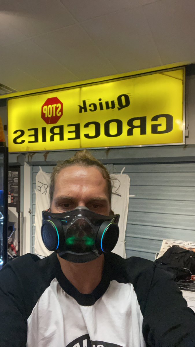 JayMewes's tweet image. Before I go to set filming #clerks3 I get my awesome #RazerZephyr to be safe and sexy! Thank you @Razer #jersey lights and comfort!