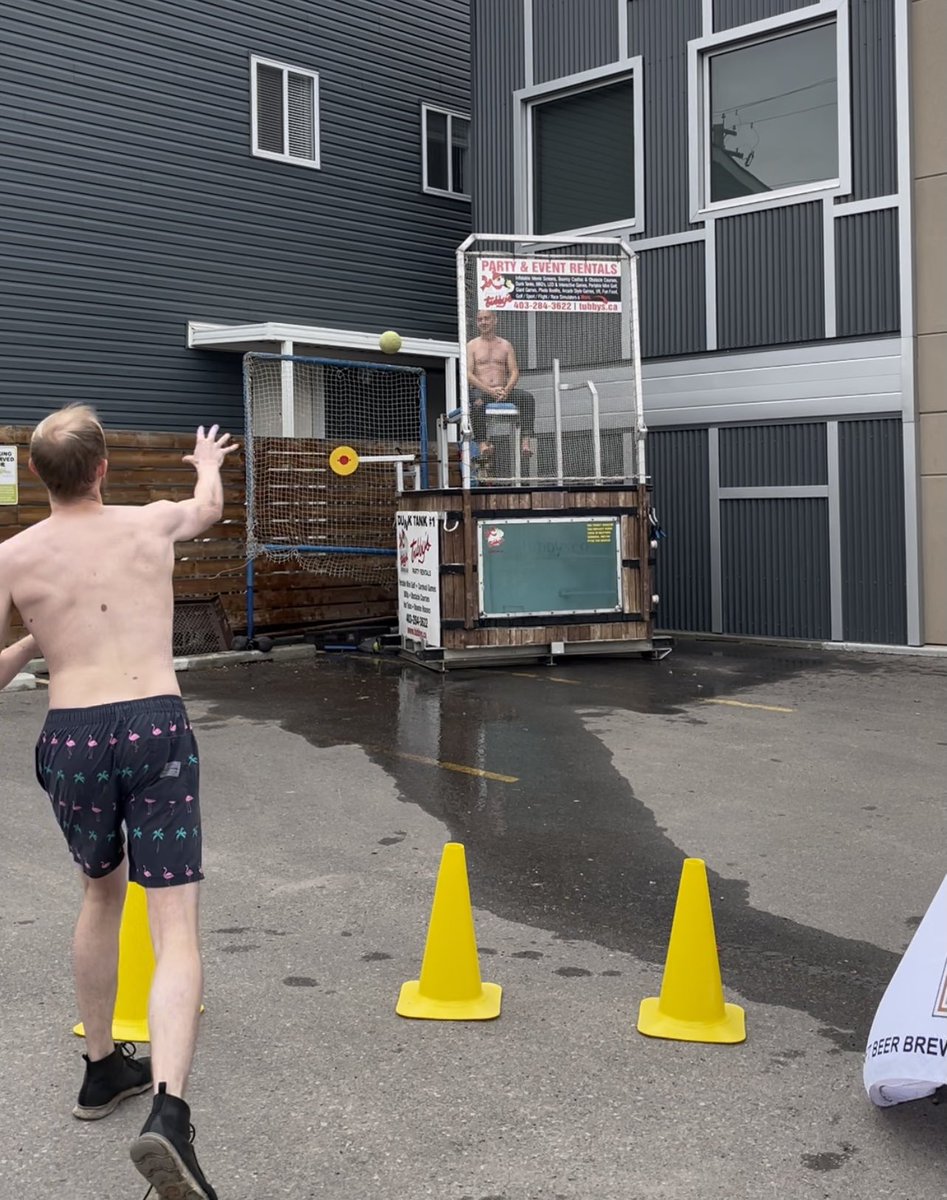 Mardaloopbrew's tweet photo. Day ✌🏼 let’s go!!
Today (along with the dunk tank and live music) we also have the hockey challenge with our friends from @proskategoal , face painting and balloon animals, and our friends coming by from @calgaryhumane!
#mlbc #cheerstothreeyears #yyc https://t.co/RISBYFDNXe