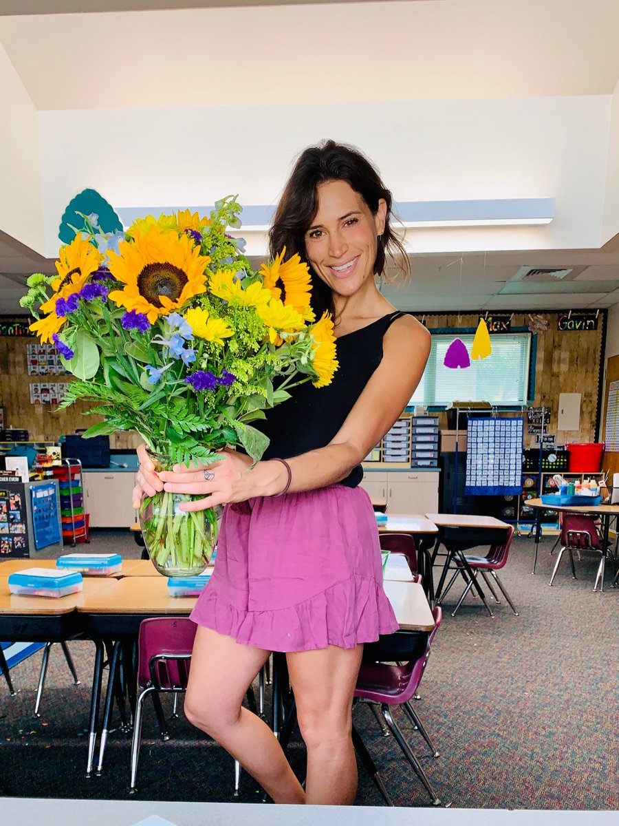 BrouttierMs's tweet photo. What a week...err, 3 days! I love school! @DowntownDragons #teambcsd https://t.co/RnoROzYr7D