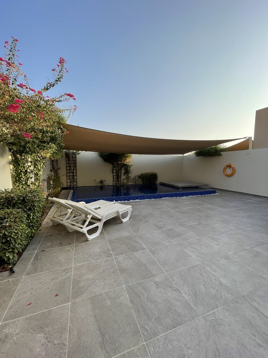 10_whm's tweet photo. تجربتي في منتجع jaw ب #البحرين 
مناسب للعوائل خصوصية تامة وحراسة أمنية 
ونظافه عالية و تعامل جدآ راقي وهدوء تام لمن يرغب الاستجمام 
تصميم الشاليه جميل 
شاطئ خاص للمنتجع يشمل فعاليات بحريه وسينما أطفال على الشاطئ 
يعيبه المطعم أقل من المأمول
تقييمه ٨:٦ 

https://t.co/h6FxkrcNbl https://t.co/KBgbSmZ6FS