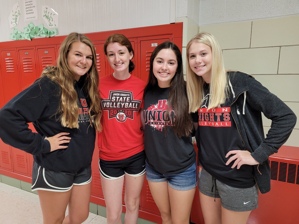 amy_kriz's tweet photo. Excited to start the year with our MVP Mentors! 

They came Friday to help at Freshman Welcome Day &amp; then stuck around for a training on classroom management, mentor responsibilities &amp; more.

Already see some great leadership this year!

#UKnighted @unioncsd https://t.co/N5S2kts1Q5