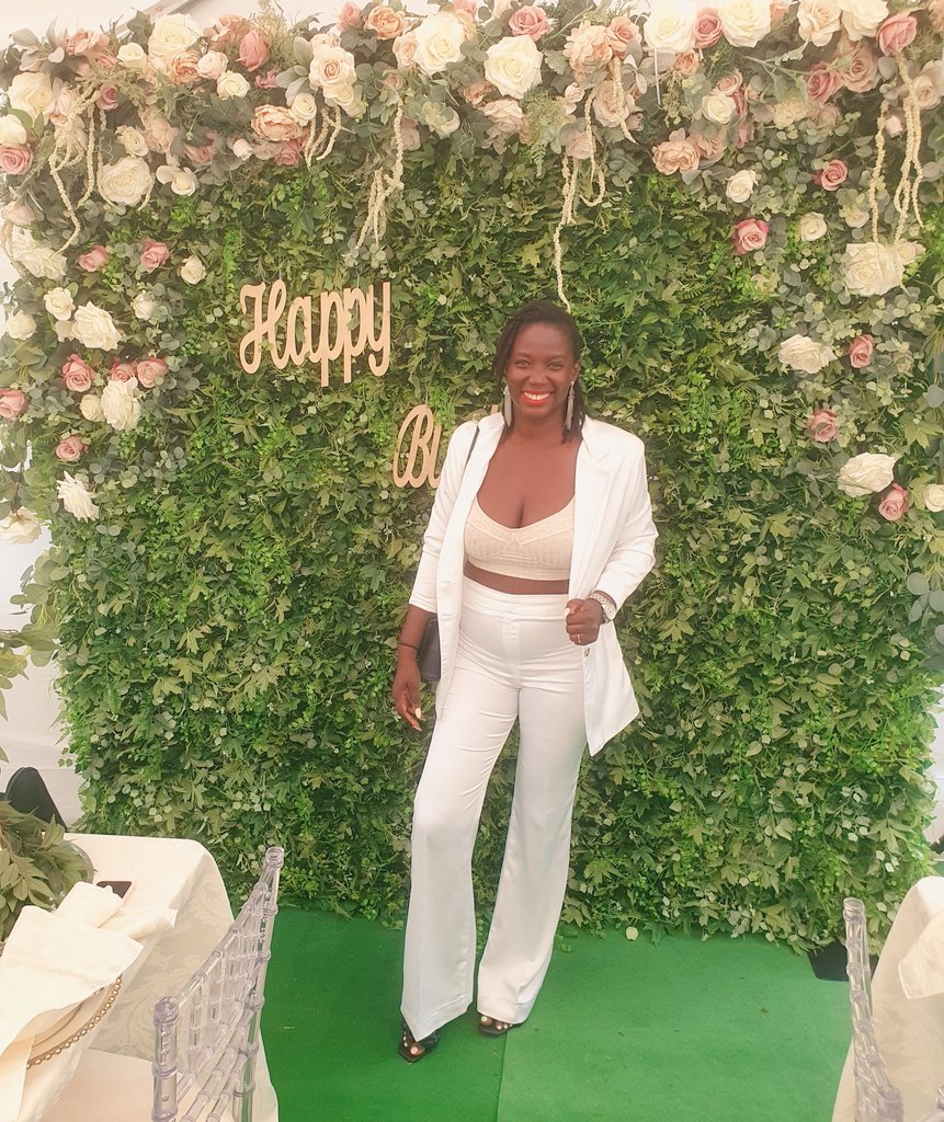 LivingWithTola's tweet photo. Yesterday's party fit. https://t.co/6Xx0jHsBUp