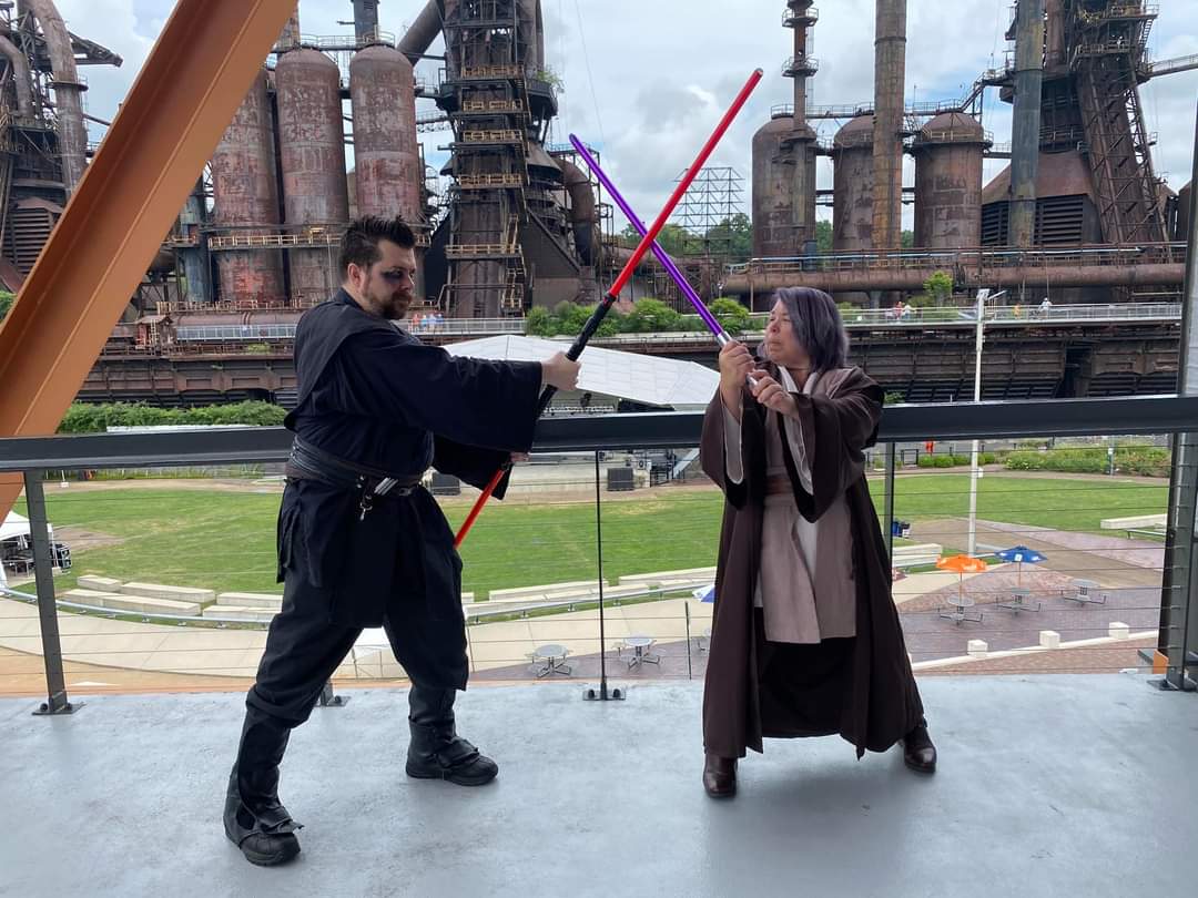 CapCityJedi's tweet photo. Jedi Master Desmerelda Isakara and Darth Verebos are at @PASteamFest for Padawan Training today! Capital City Jedi Knights will be there with @GhostBaseRL &amp; @GarrisonCarida all afternoon. #capcityjedi #lightsaber #starwars #stagecombat #jedi #sith #sabercombat #cosplay https://t.co/No81dIGHc3