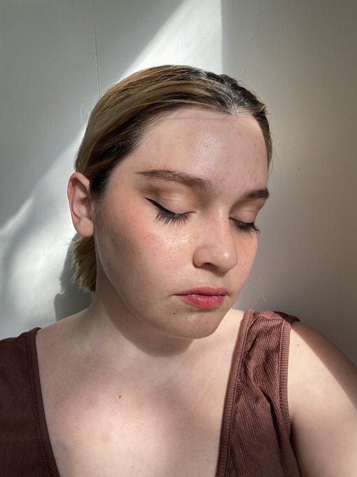 Reminder to sign up for my email list on my website (link in bio) in case something happens to Twitter<a href="/tag/newprofilepic"class="tags"><span>#newprofilepic</span></a>