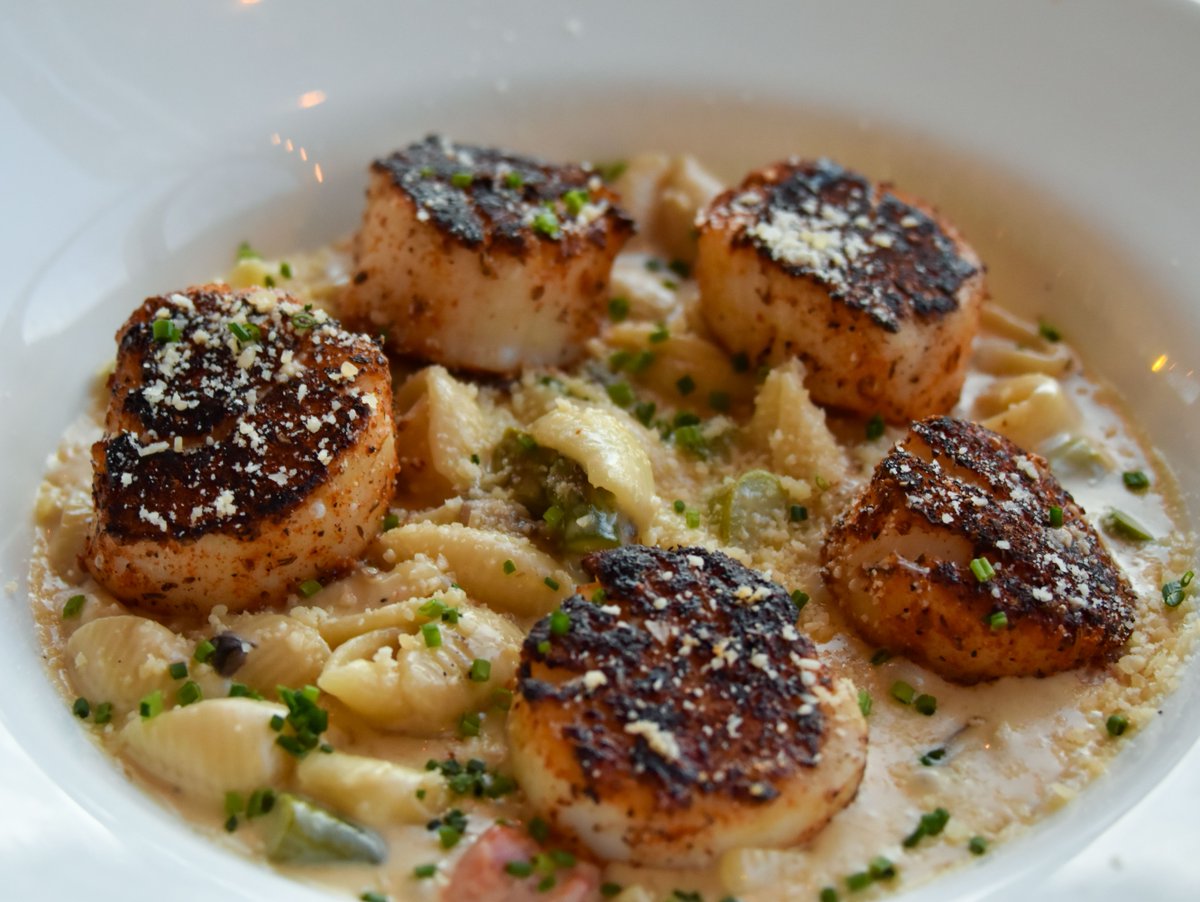 BeachWalkCafe's tweet photo. Blackend Diver Sea Scallop Pasta | shell pasta, wild mushrooms, asparagus, red pepper, white wine three cheese cream sauce https://t.co/e6rkD6BkaL
