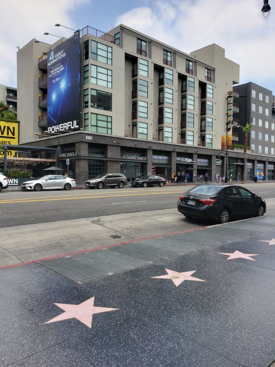 Artsy_Chef's tweet photo. I've been runnin around alot lately doing so much but here is a few random pictures from like 2 or so days #ArtsyChefisinLA #imbackinla https://t.co/xyS67WSebG