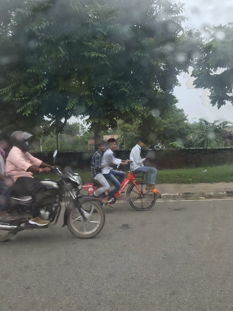 ranjeetartist07's tweet image. They invented cycles for the ease of the people but now, they are misusing it.... 

#SmartCycle #chandigarh @nagarkoti @thetribunechd @Nainamishr94 @Neerjargon @vpsbadnore @htTweets