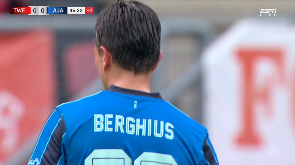 E9ZAJOGWYAcv69Q?format=jpg&name=medium