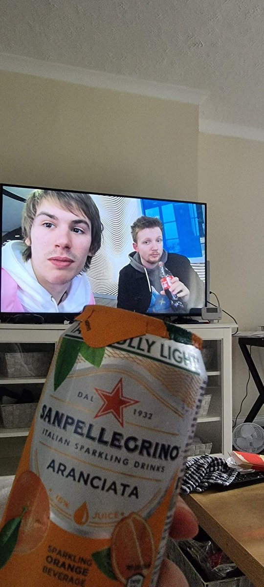 Lepony85's tweet photo. Having a lazy day watching old @OfficialTPDTV videos👌 #swhbb @RKELLAS https://t.co/JcB0HSUEnW