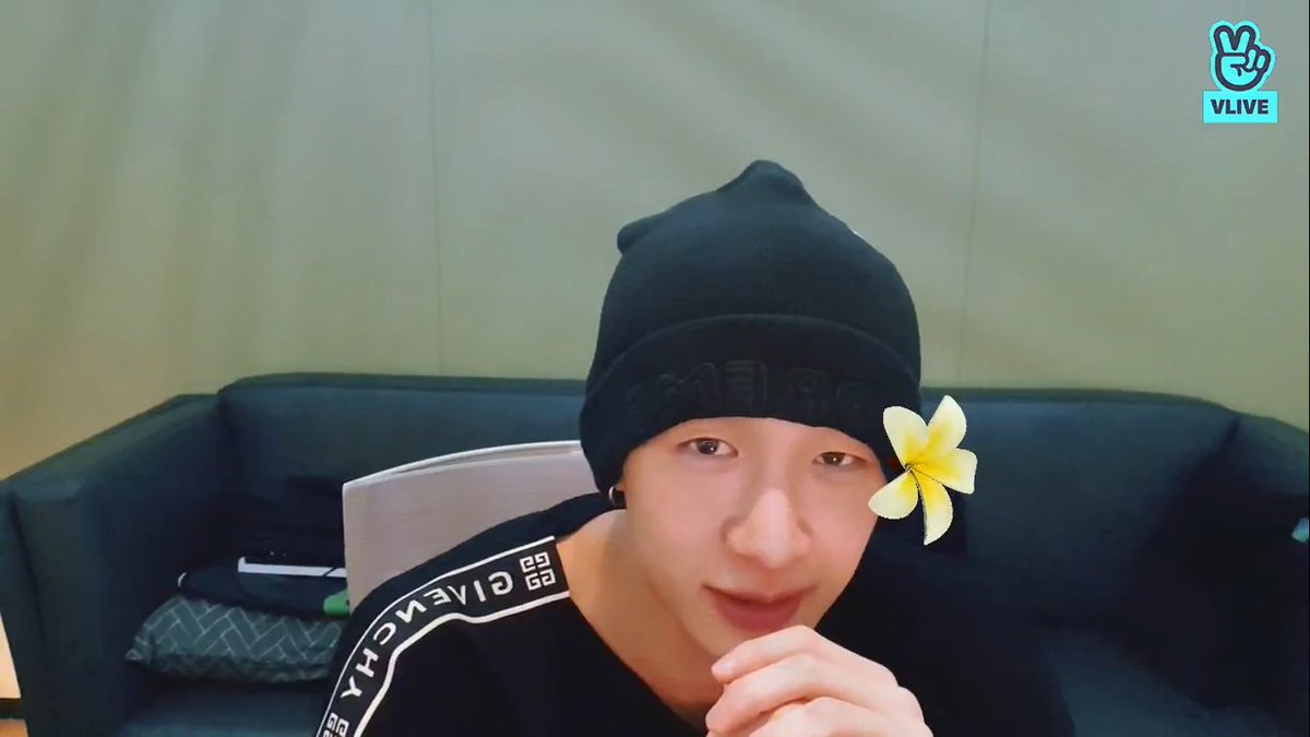 325_straykids's tweet photo. ang gwapo😭 https://t.co/orUgSfFIm7