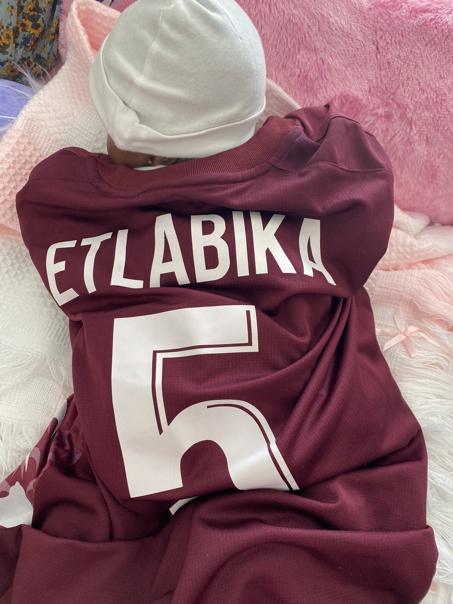 bubu_letlabika's tweet photo. Daddy I’m your Number 1 Fan 🐦🐦⚽️⚽️ Good Luck Swaiswai ❤️❤️ @Moroka_Swallows https://t.co/XGit3o03wb