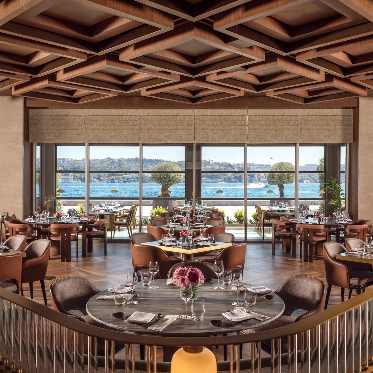 Today, we say Merhaba to our new sister hotel Mandarin Oriental Bosphorus, Istanbul, as we celebrate its grand opening. Congratulations &amp; Discover Istanbul now: mandarinoriental.com/istanbul/bosph… 
#luxury #hotel #travel #mandarinoriental #istanbul #turkey #imafan <a href="/MO_HOTELS/">Mandarin Oriental</a>