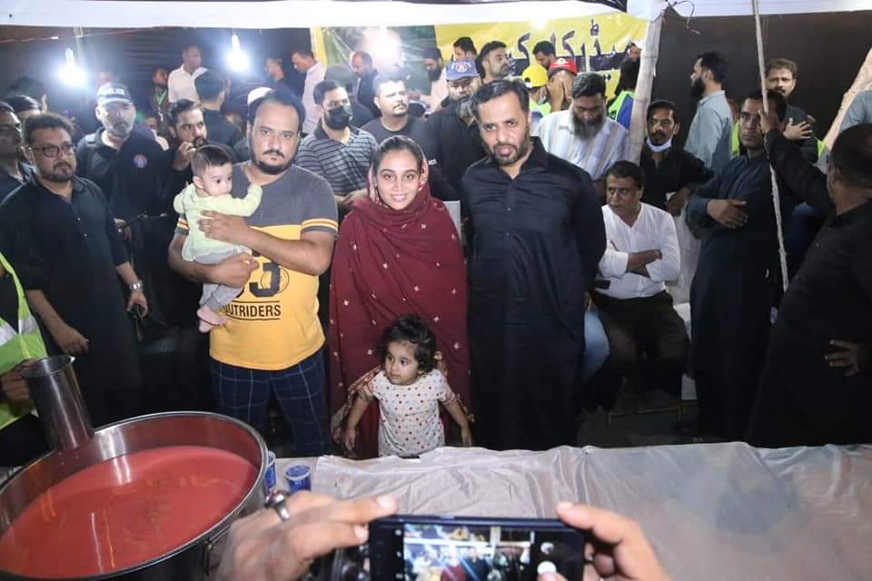 TimesOfMQM's tweet photo. چیئرمین سید مصطفیٰ کمال بھائی اور صدر انیس قائم خانی بھائی کا گلستان جوہر،پرفیوم چوک پر  #PSPFoundation کے زیر اہتمام طبی امدادی میڈیکل کیمپ و سبیل کا دورہ -
اس موقع پر ممبر نیشنل کونسل سید فرحان انصاری بھائی بھی موجود تھے۔

#EastPSP

@IrtizaPSP
@SyedFarhanAnsa1
@JoharPsp https://t.co/nElyo5omoF