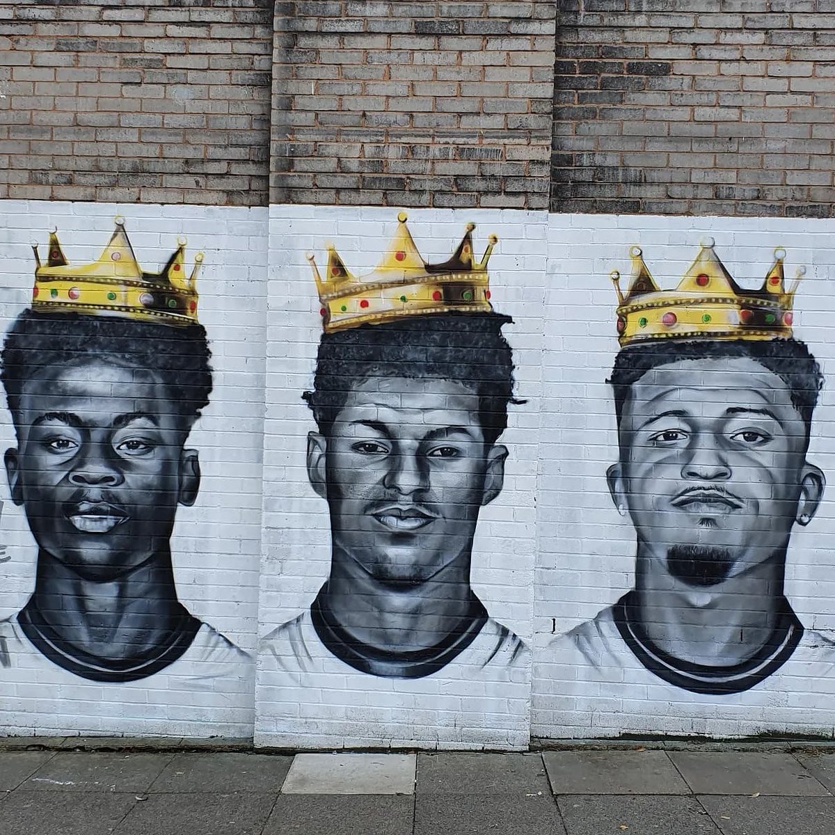 GHRLondonNews's tweet photo. The artist behind an anti-racism mural in Edmonton says he’s planning to create more works that will inspire change. 

Simon Templa created ‘Three Kings’ - a mural celebrating Bukayo Saka, Marcus Rashford and Jadon Sancho.

He says he wants to improve people’s lives with his art. https://t.co/ItTViHSwZm