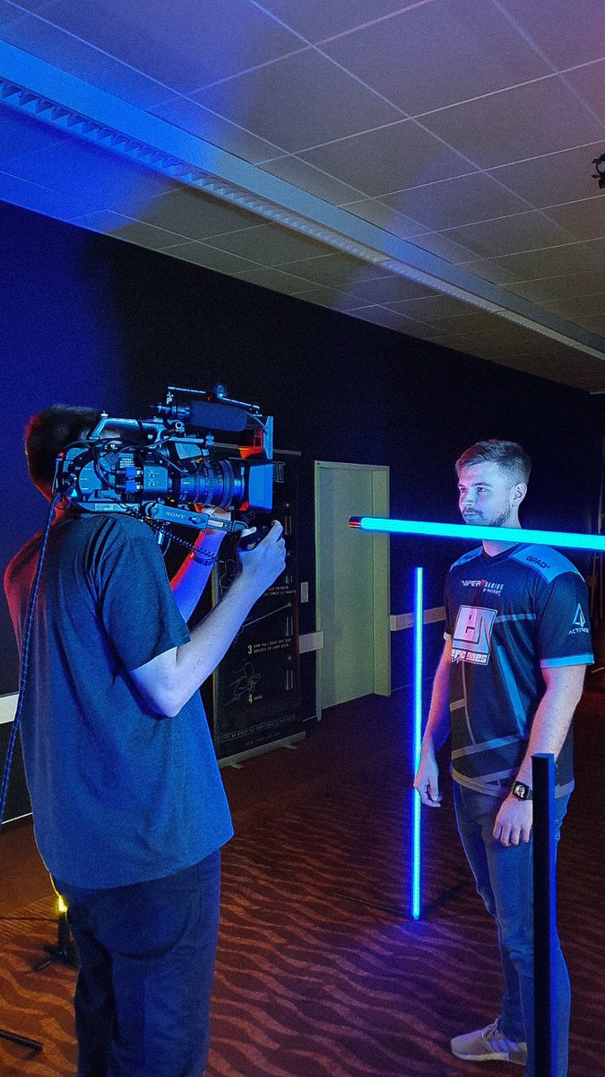 Eigentlich haben wir gestern für StarWars gedreht.. 👀 <a href="/EPICDUDESGAMING/">DIE DUDES</a> <a href="/PonkeSC/">Thomas R.</a>