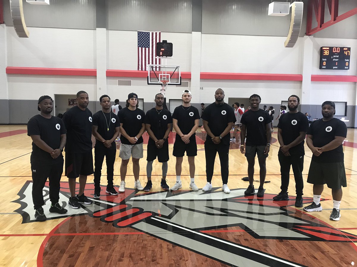 coach_pierre's tweet photo. The 2021 @Icon_hoops high school camp is a wrap. Great day and great camp.   S/O @coach_iball for the interviews/coverage and @brockflash for pics/videos…also a special thanks to everyone that had a hand in making this event one of the best camps in Alabama #iconhoops https://t.co/I8zz6IlQyC