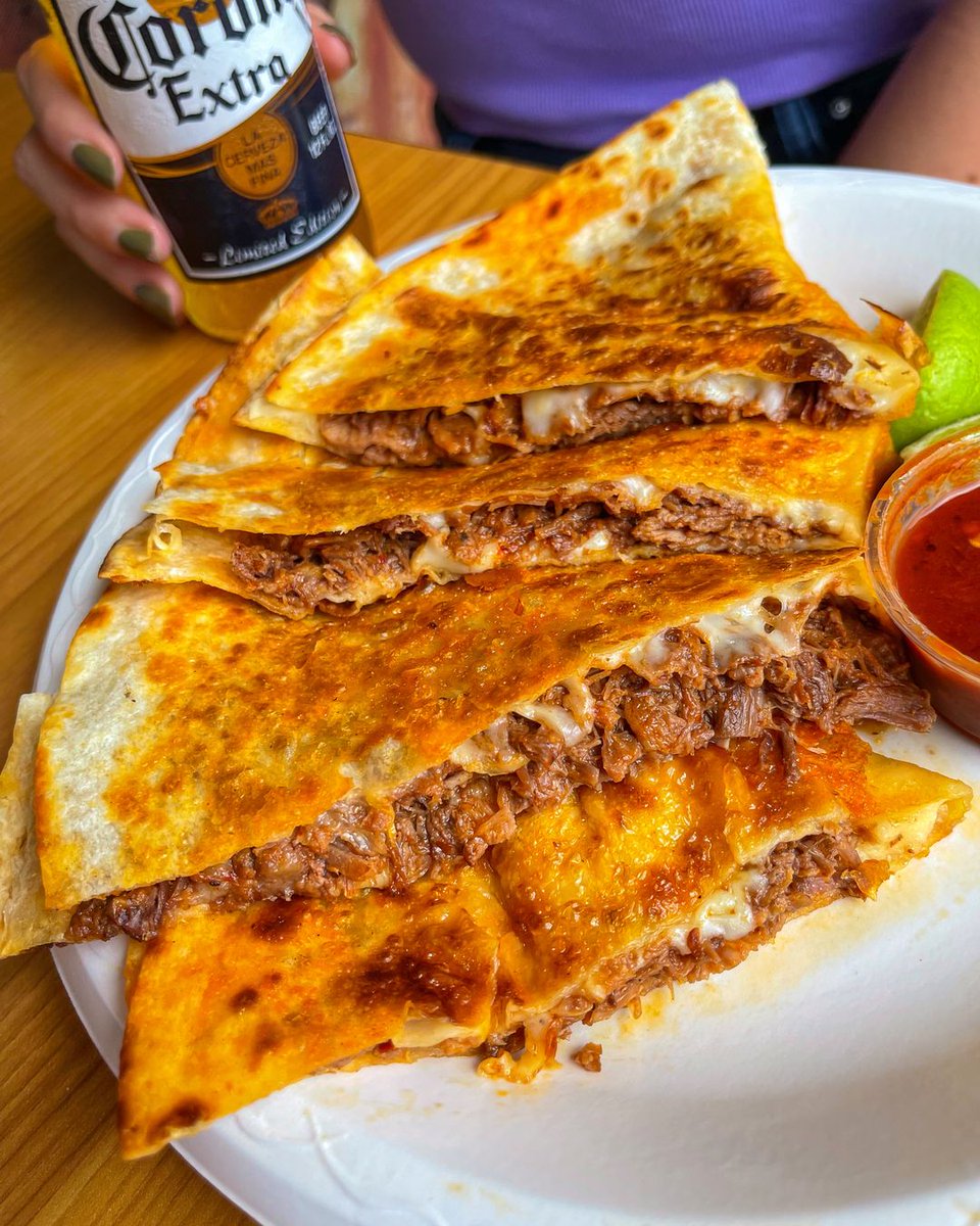 firstwefeast's tweet photo. Best birria spot in your city? 🌃 #FEASTAGRAM

📍 Birrieria Xolos, Canada https://t.co/Wfl6AfBydC