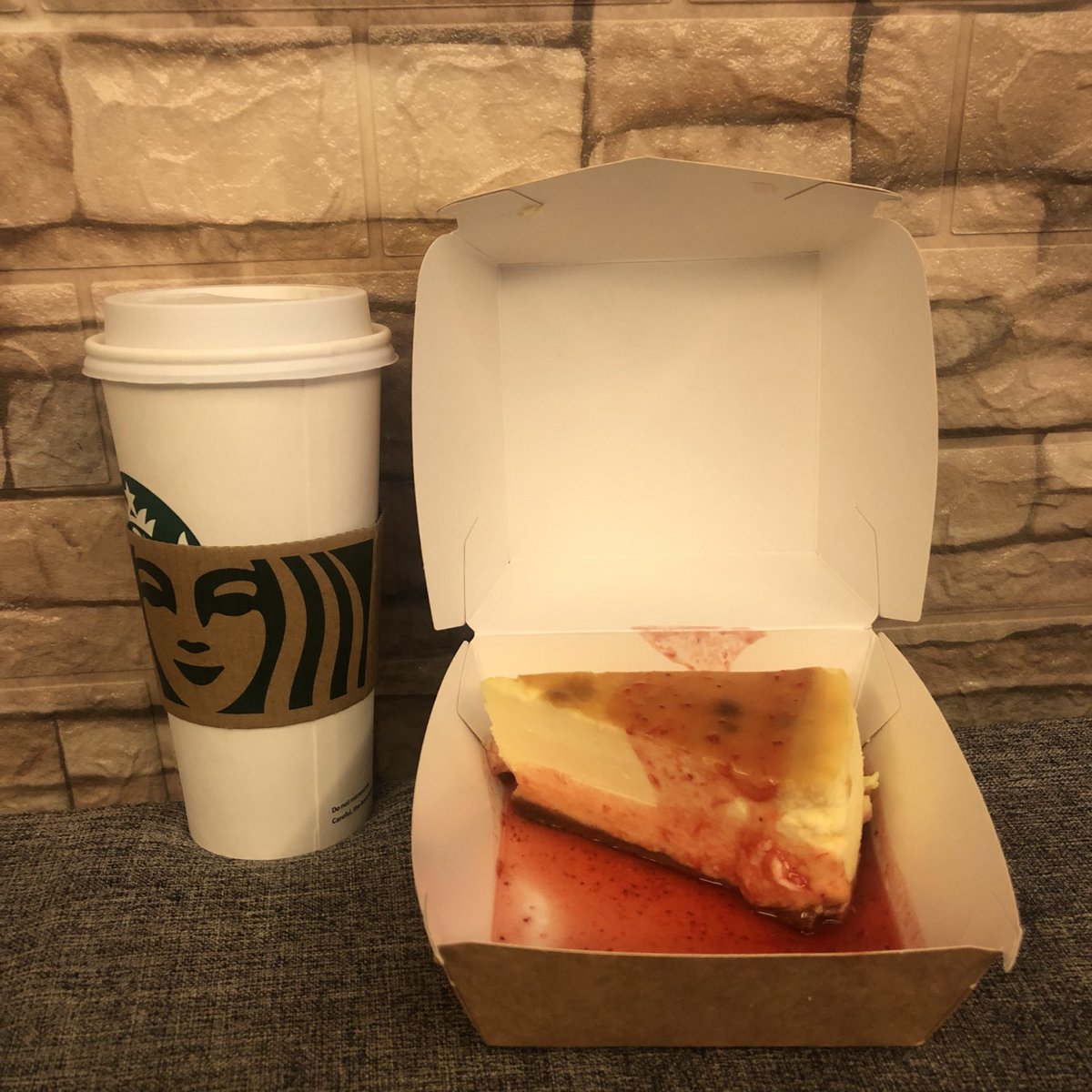 lovehoonjin7's tweet image. STRESS RELIEVER ❤️

#CaramelMacchiato
#WhiteChocoMocha
#BanoffeePie
#NewYorkCheesecake