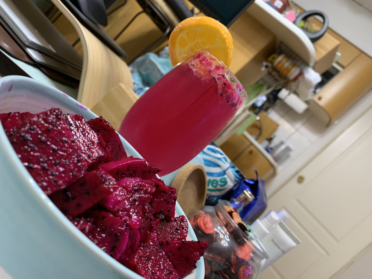 Balsamic_tw's tweet photo. ไฟบๆตๅๅฝใฎๆฅฝใใฟๆน๐
#homemadecocktails #dragonfruit #taiwan https://t.co/k9wIPhfK3z