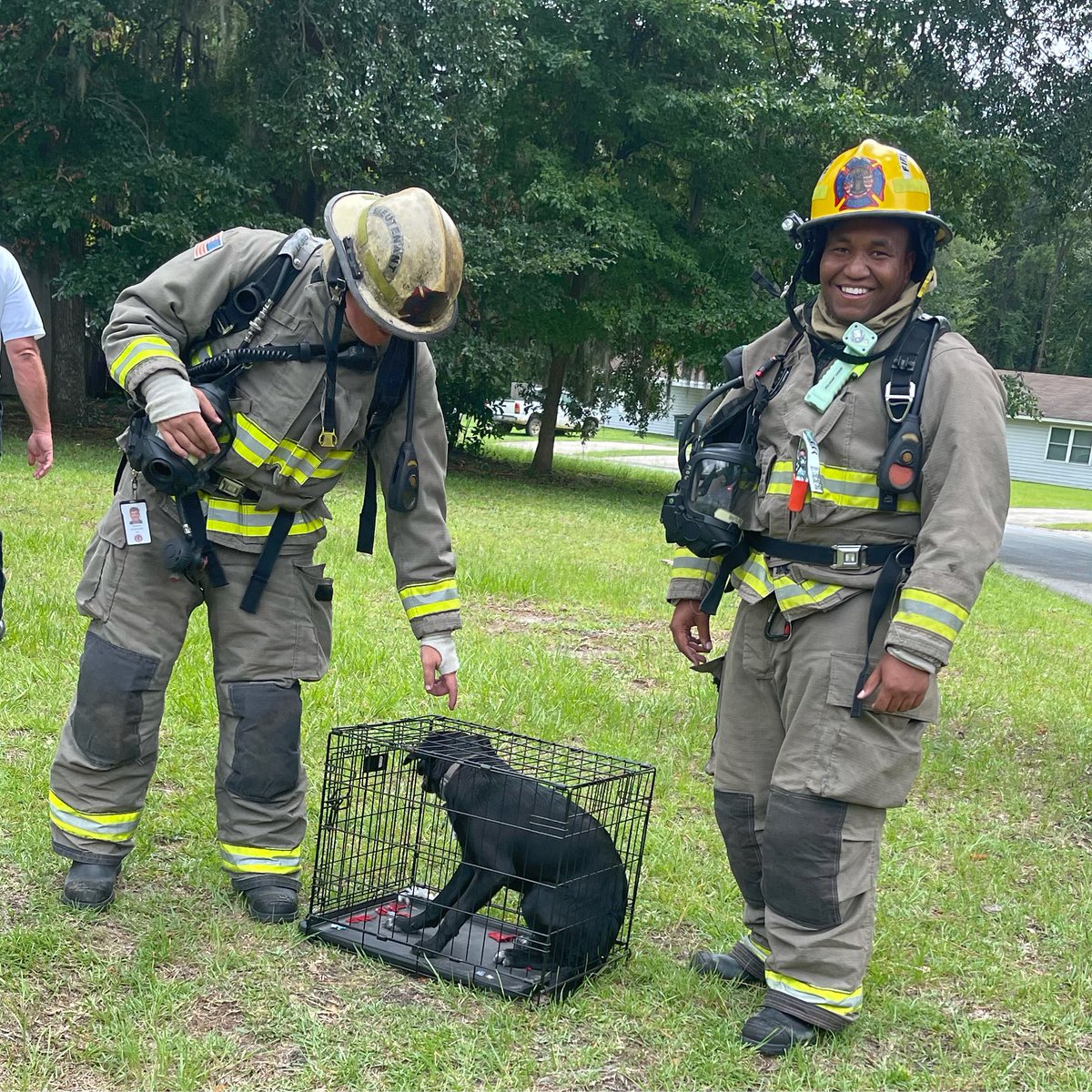 HinesvilleFD's tweet photo. If you are looking for a great career in the fire service we are hiring! Competitive wages and benefits. Go to https://t.co/6WjpbTJonN to apply. #hinesvillefd #earnyourseat https://t.co/Y7AV5JnYkz