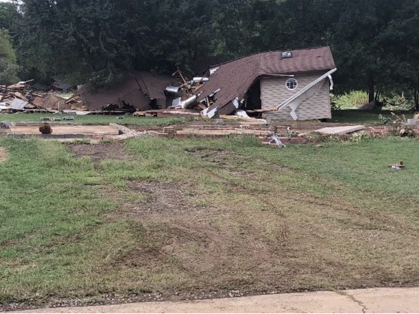 charlottefire's tweet photo. Heavy equipment is on scene & operating with the Task Forces assisting with debris separation. This is State wide effort with collaboration from all North Carolina Rescue Teams. https://t.co/tvB6wLuIp6