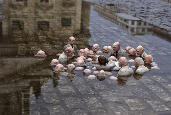 gislio's tweet image. Politicians discussing #climatechange a sculpture in #Berlin by @isaacordal