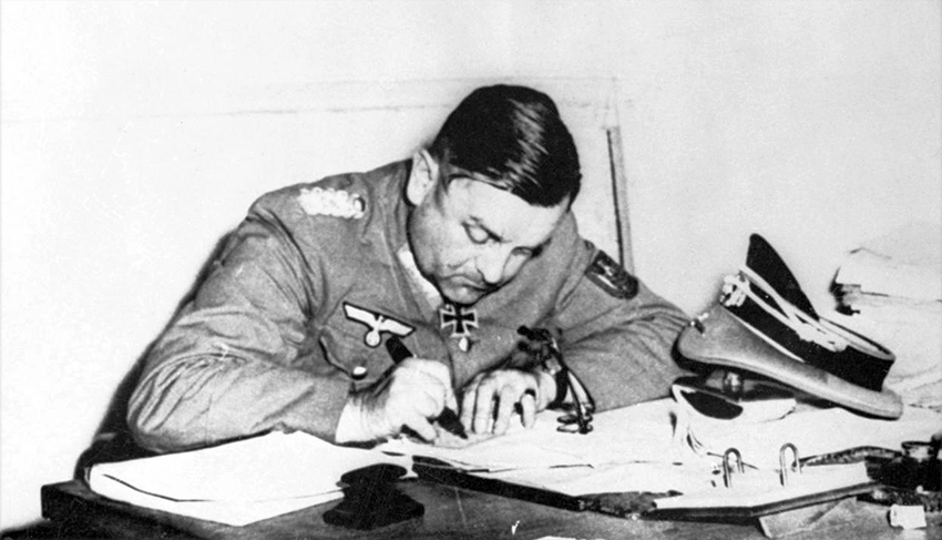 WWIIpix's tweet image. This day in 1944, Adolf Hitler ordered the destruction of Paris. However, General von Choltitz disobeyed Hitler's order and surrendered the city days later.

Choltitz was kept prisoner until 1947, and published his book Brennt Paris? ("Is Paris Burning?") in 1950. #WW2