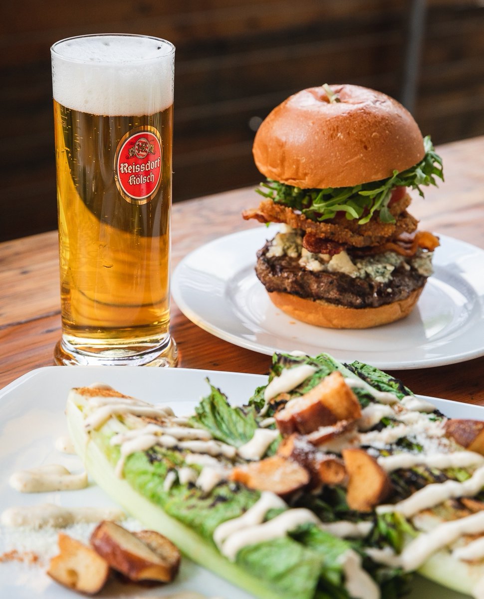 RasselbockLB's tweet photo. Sunday best 🍺 🍔 🥗 

#rasselbocklb https://t.co/BJW5vWdMbG