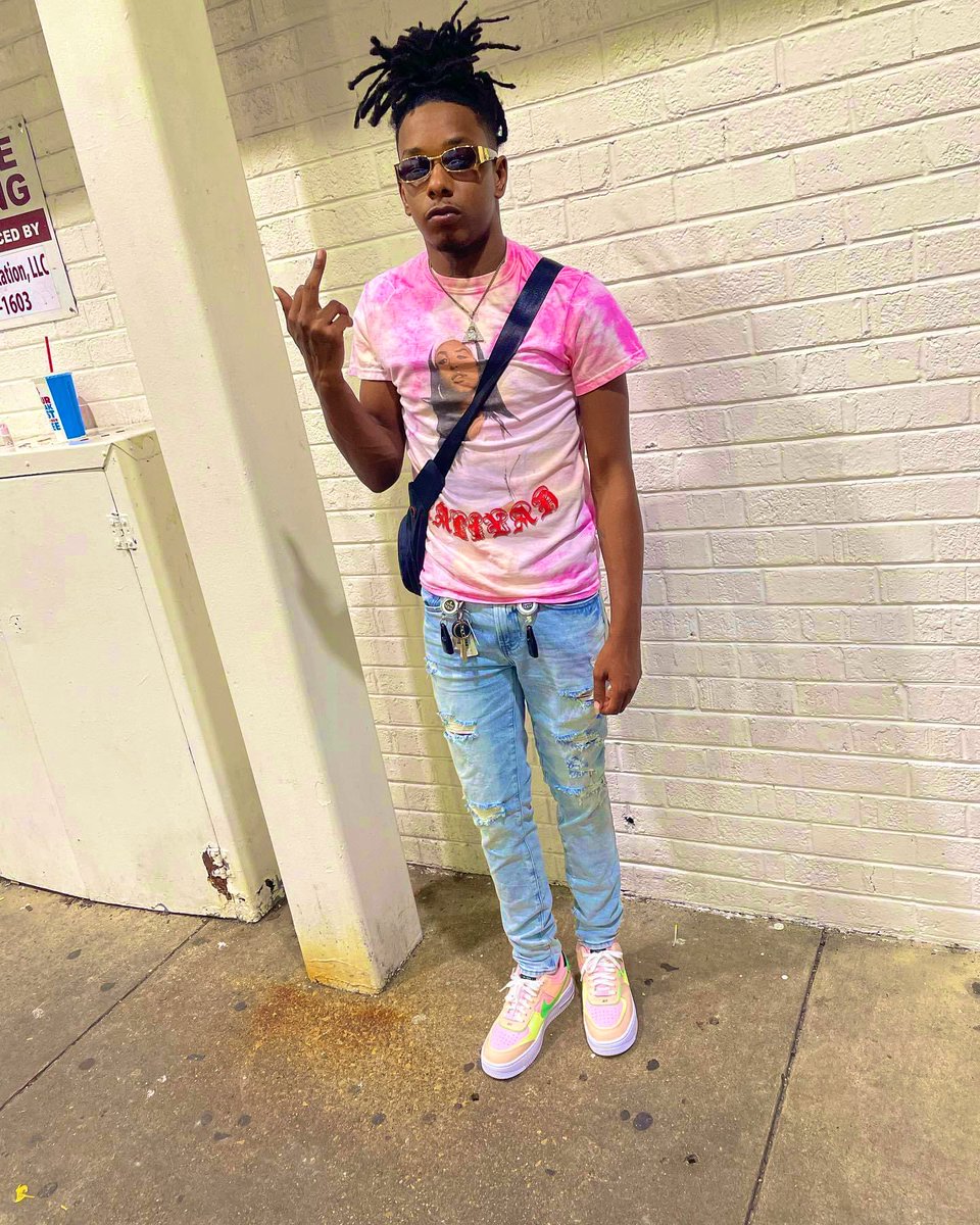 Fastlifebabies's tweet photo. The Youngest 👶🏾Out My City  🌆 But Go The Dumbest For My City 🐒Wasn’t In The Game At First But I Ran Up My Minutes ⛹🏽‍♂️ !!!! #TRENDY https://t.co/CNBVAxWPnS