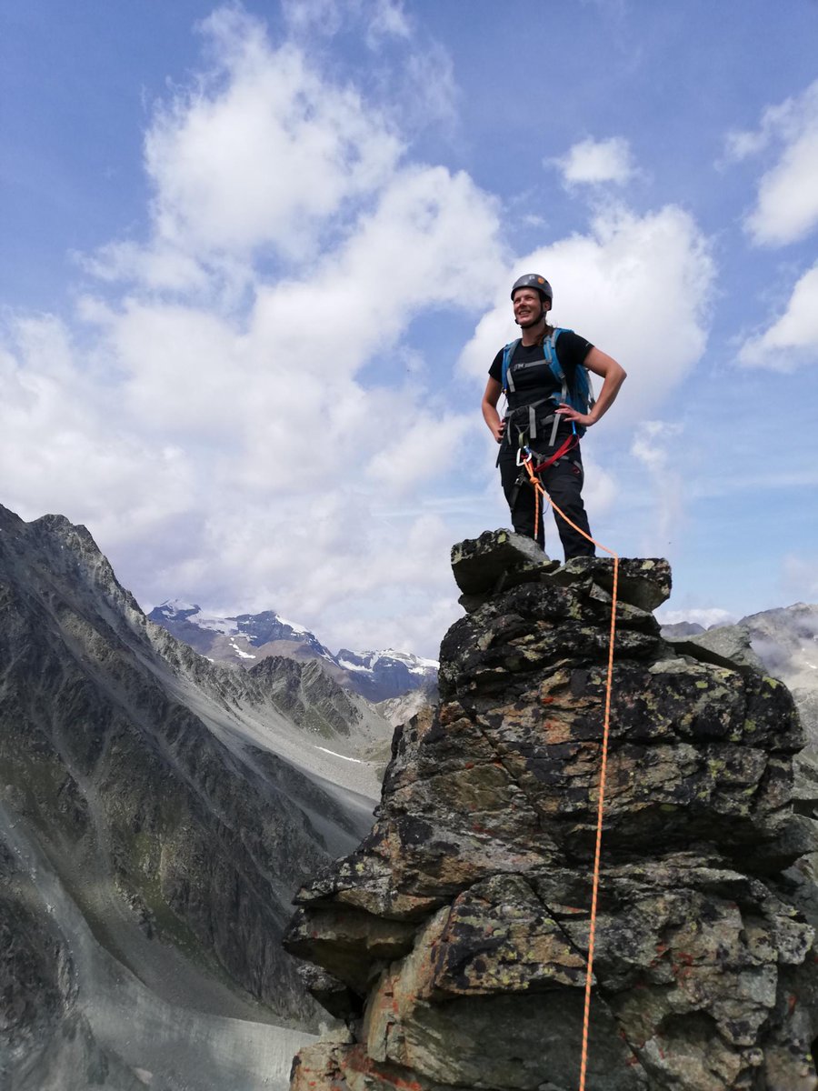 Nog eentje dan! De Louettes Econdoué, heerlijke dagtocht naar bijna 3 duizend meter! Laatste alpine klim deze vakantie, denk ik. De knieën hebben genoeg gehad. Morgen kijken of er ergens een rotswandje te bedwingen is!