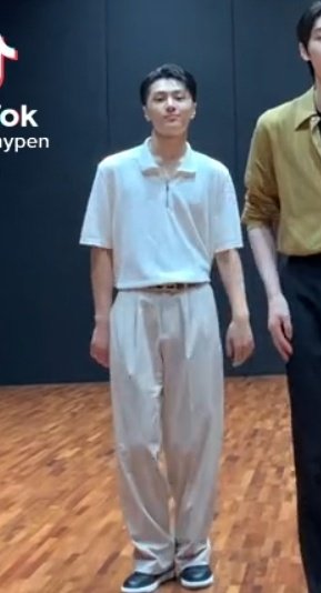 ชอบสัดส่วนหุ่นของน้องเจมากไม่ขาดไม่เกินใส่อะไรก็ดูดีแถมเจ้าตัวเองก็รู้ว่าต้องแต่งตัวยังไงถึงจะออกมาเหมาะกับตัวเองที่สุด ทั้งเก่งทั้งเท่ไม่ไหวเลยนะน้องเจ