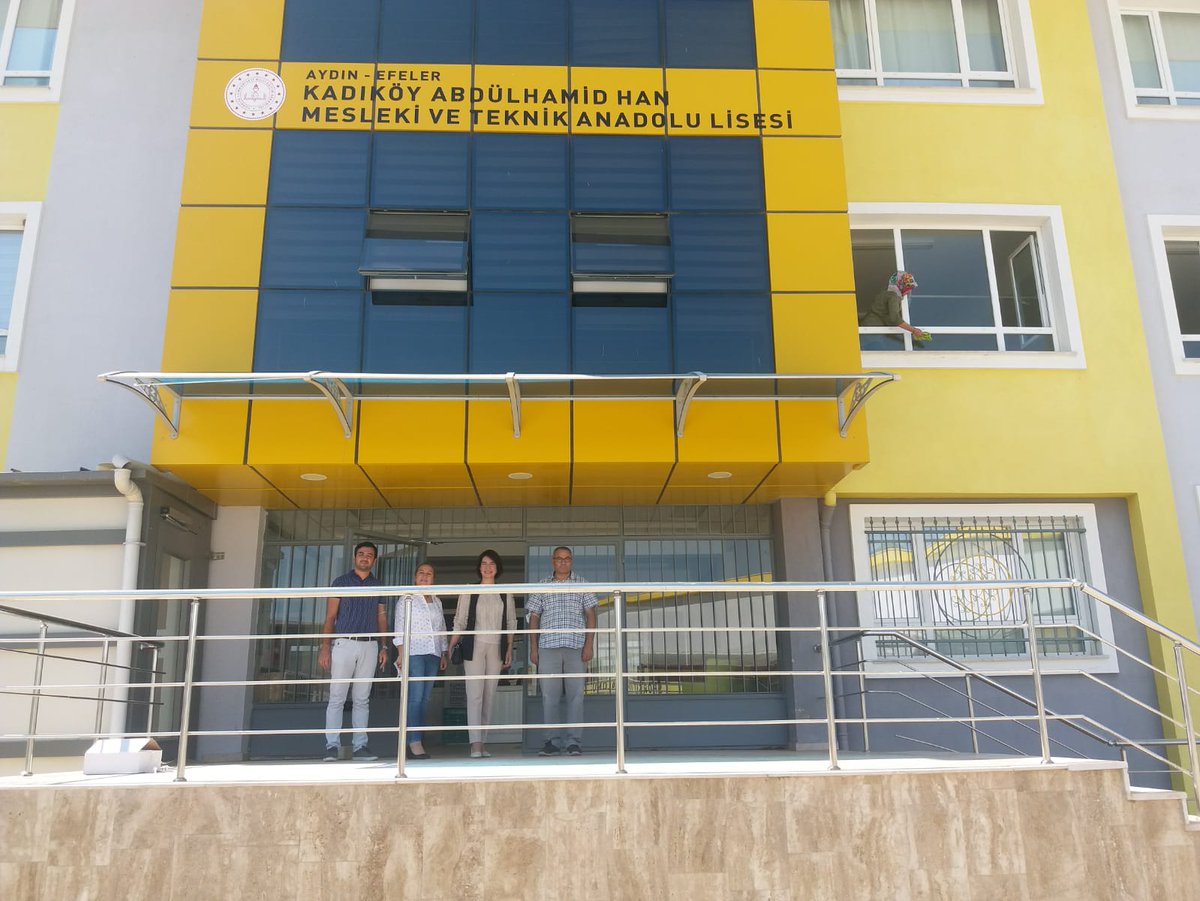 GKendirlioglu09's tweet photo. İl Milli Eğitim Müdürümüz Sayın Seyfullah Okumuş Liderliğinde ve koordinesinde Meslek Liselerimizin yüz yüze eğitime hazırlık çalışmalarını yerinde inceliyoruz. https://t.co/b9wtuCWG78