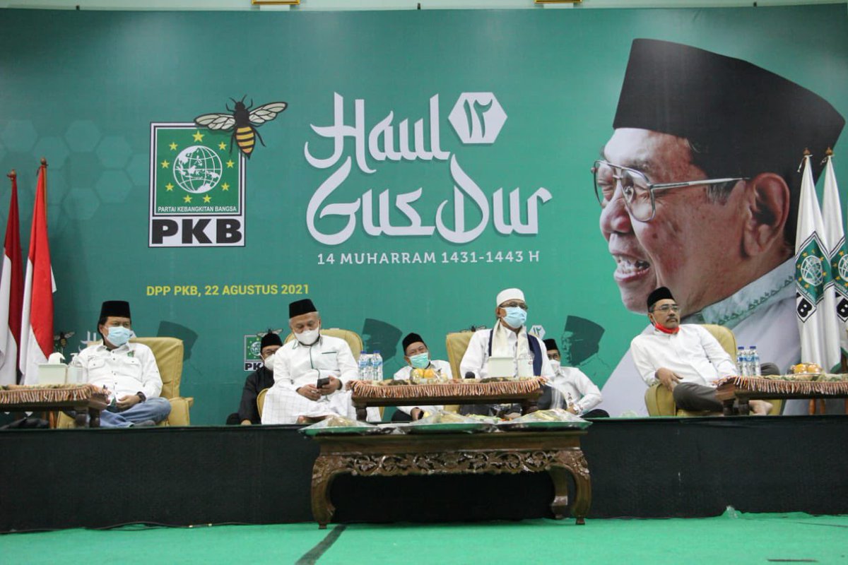 Hassan56168691's tweet photo. Acara berjalan dengan khidmat Bersama pengurus DPP PKB memperingati haul Gus Dur ke 12
#HaulGusDur12 https://t.co/P8riaTzHaw