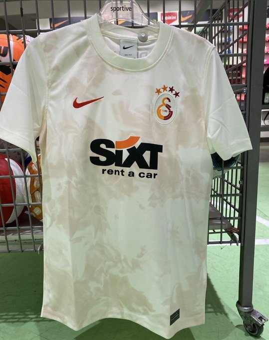 musleratavratt's tweet photo. Gedson Fernandes ve Halil Dervişoğlu'na çok yakışır..@GalatasaraySK https://t.co/VbhNTWmCgD