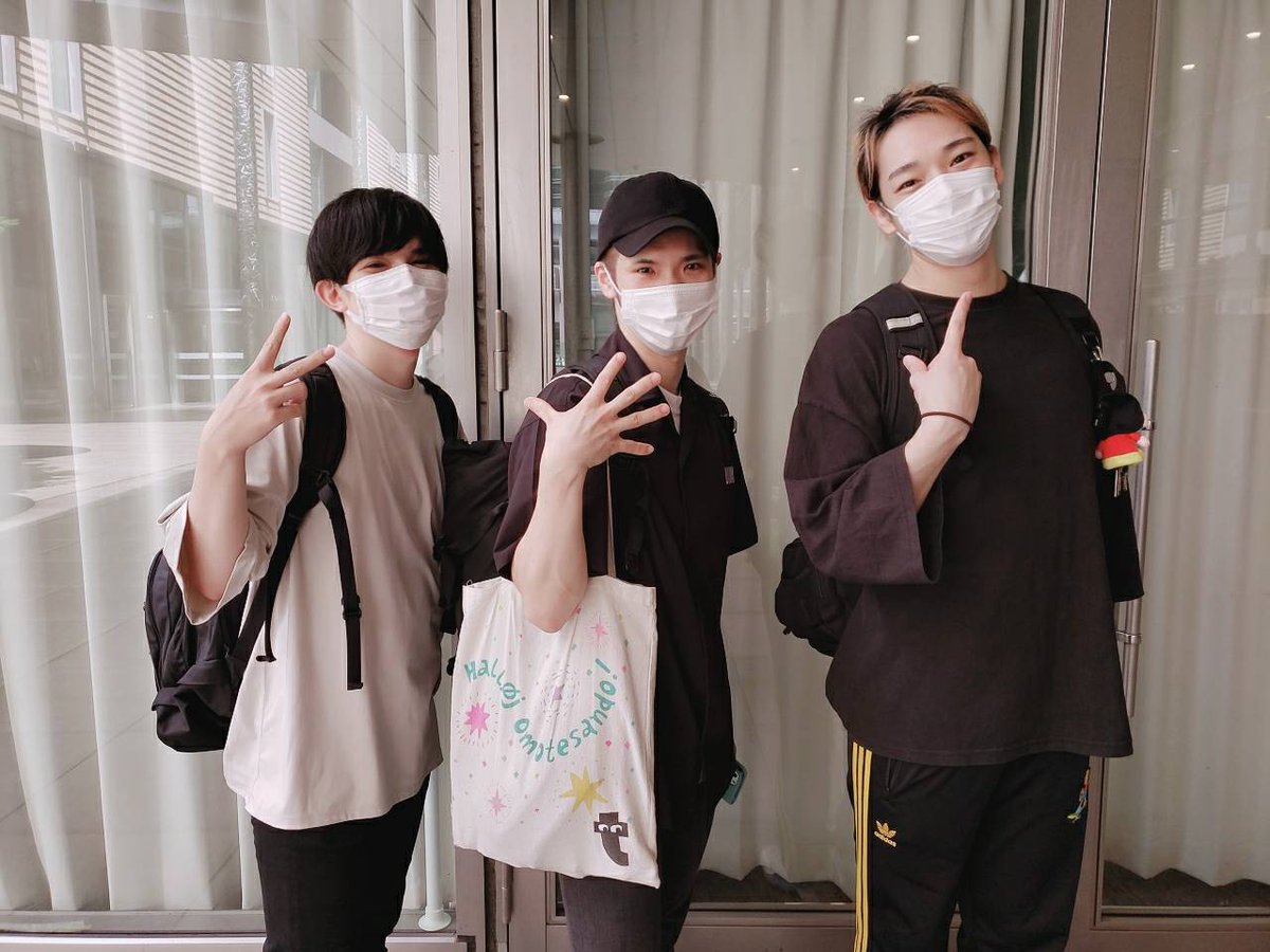 solidcube_mc's tweet photo. この日は2現場、3チームで。
素敵なメンバー!
#奥山敬人 #村上雅貴 #TACCHI #新舞美 #mariru #Jakko #PASSION
奥山さん、村上さん、スタジオ移動お疲れさまでした💦
#ソリッド・キューブ #モーションキャプチャー #モーションアクター https://t.co/9UqHbWdihW