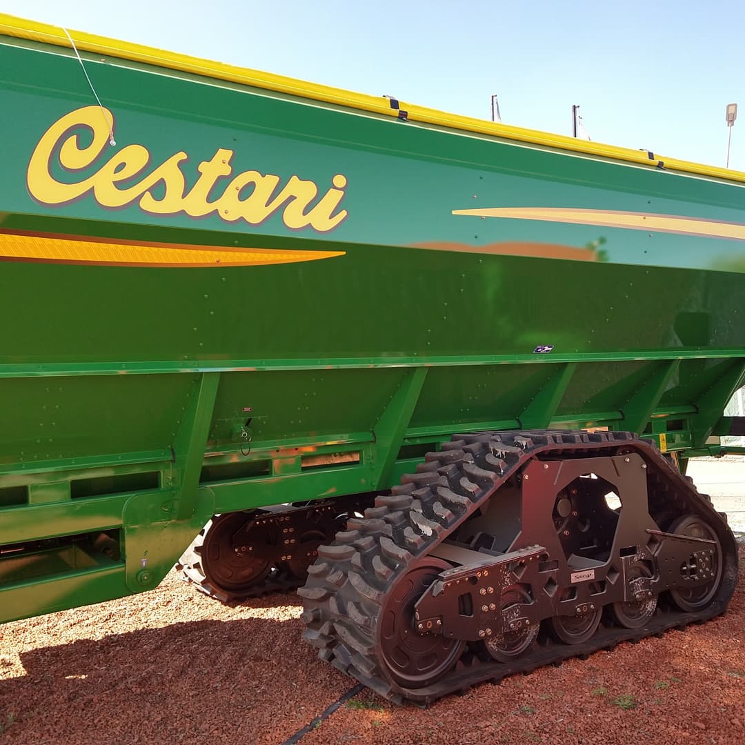 CestariTolvas's tweet photo. #FelizDomingo de ☀️ en #Colón Buenos Aires, nuestra casa. Desde fábrica y lista para su entrega les dejamos esta belleza. S6 43.000 L. con #orugas . Una #tolva robusta y con la última tecnología. Orgullosos de formar parte de la industria nacional 🇦🇷. 
#SomosCestari https://t.co/97Mm7OMGCT