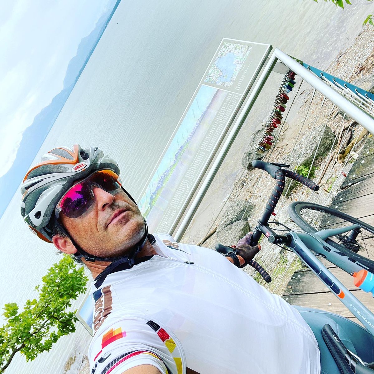 UliKapp's tweet image. Nice closing of the weekend - rolling 🚴🏻‍♂️ around lake #chiemsee after coming a bit short for Play Offs at season opener #BadenMasters 🇨🇭
