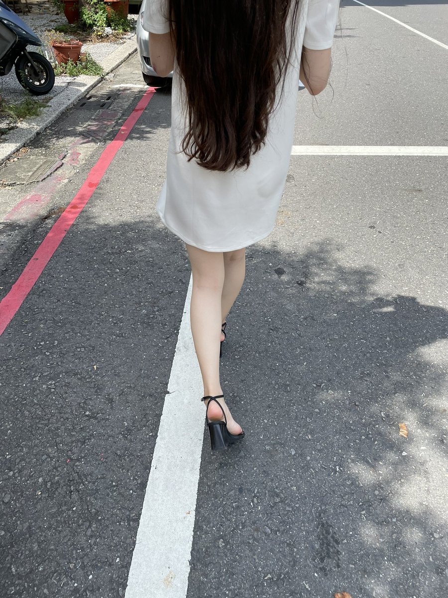 出來曬曬太陽😎😎😎