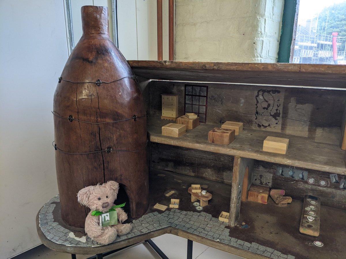 @Middleport_Pot was very interesting. This little Stan also learned lots. Recognised a few bits from the great #potterythrowdown but no tears as no  #KeithBrymerJones 🐻😜🤣