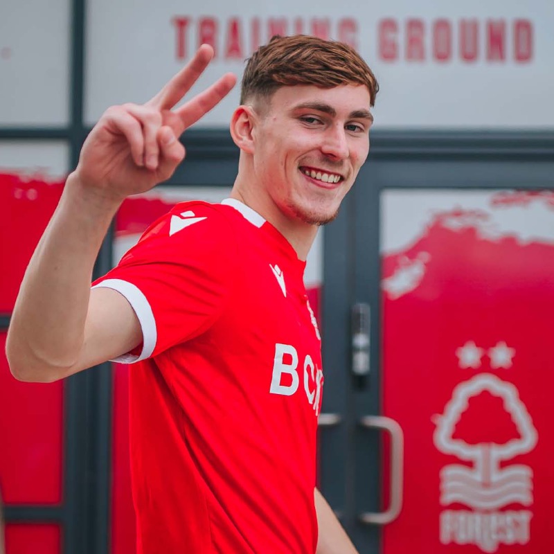 NFFC's tweet photo. ✍️ 𝗚𝗮𝗿𝗻𝗲𝗿 𝗶𝘀 𝗯𝗮𝗰𝗸

📸 Images and reaction as @jgarnerr96 returns to The Reds!

🌳🔴 #NFFC