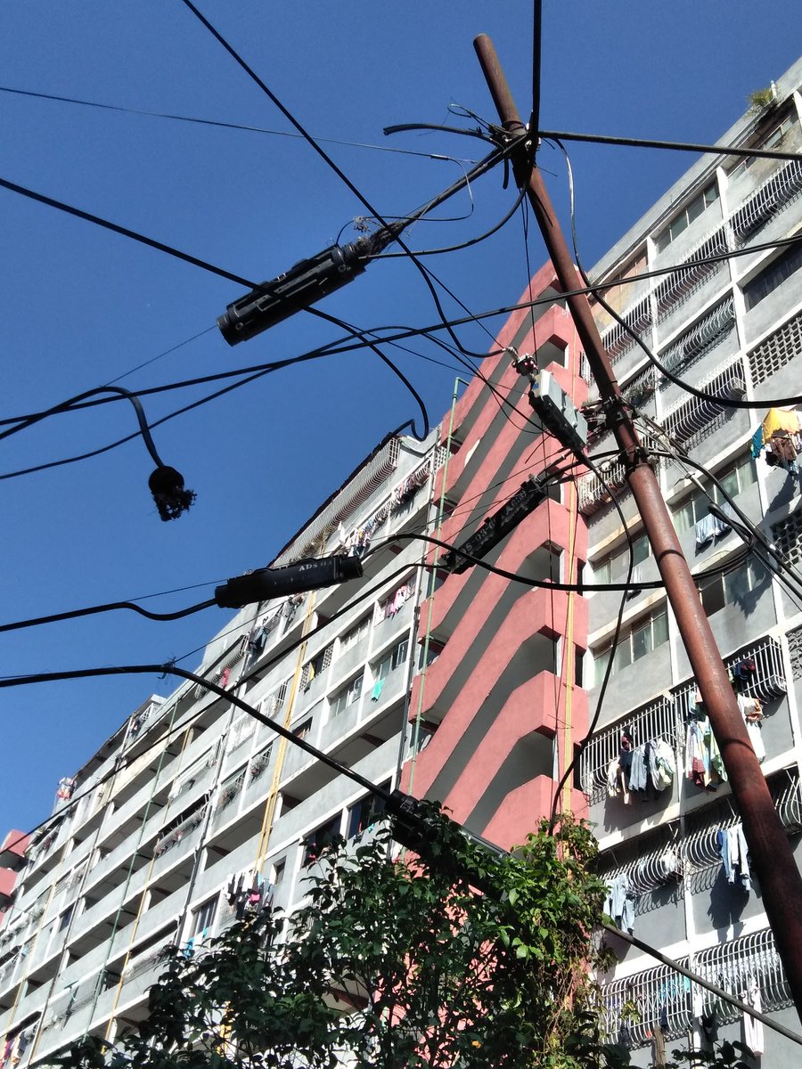 <a href="/gestionperfecta/">Carmen Meléndez</a> Se requiere el apoyo para los bloques 1,2 y 3 de propatria ya que la lluvias derribaron árboles y dejaron sin líneas telefónicas a los habitantes