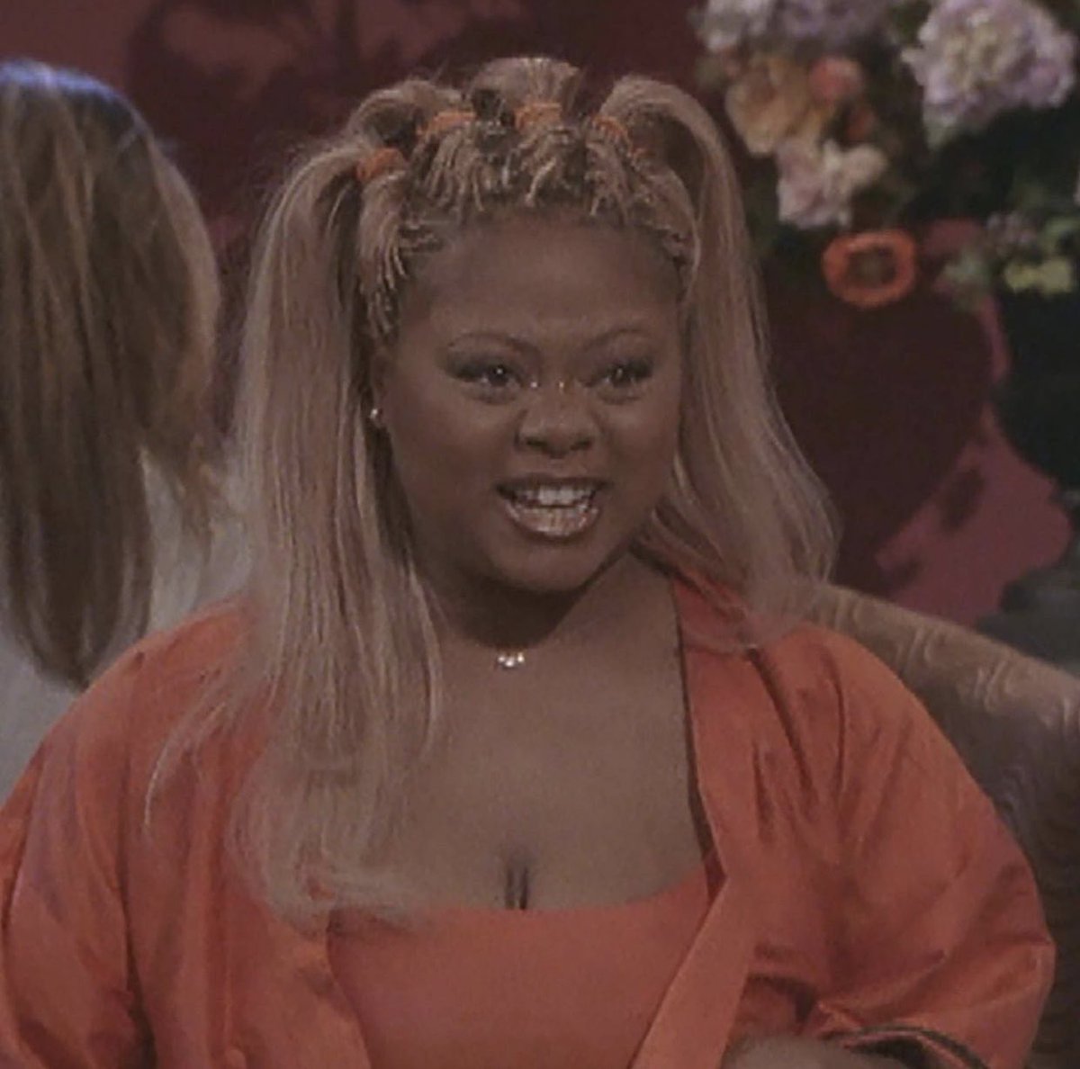 honeyicedtee_'s tweet image. Nobody can convince me that the era of micro-braids wasn’t iconic. Just look at the materiel!