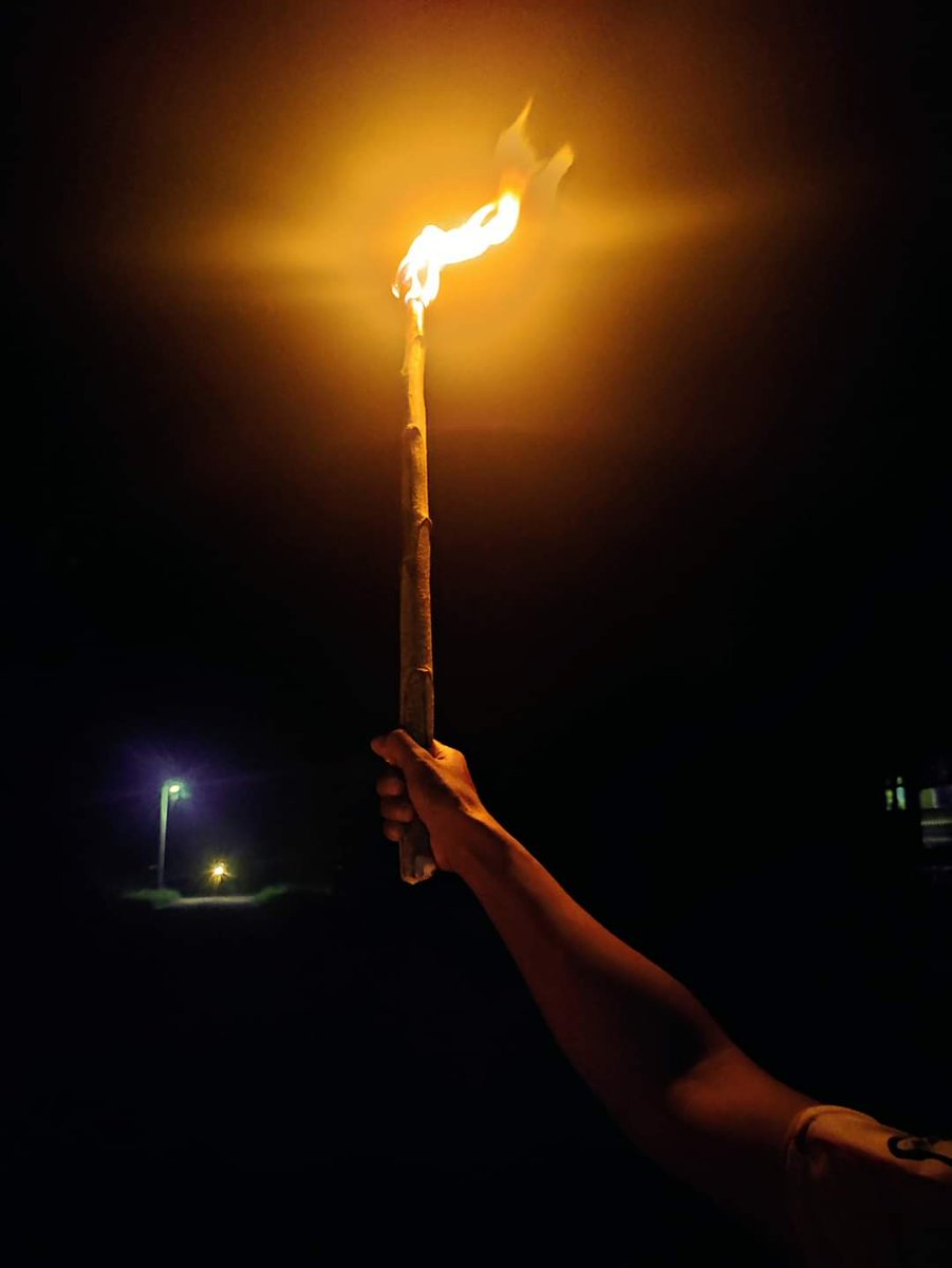 Peaceful night protest was held in #Kanyonkyun village, Longlone Tsp, carrying torches to overthrow the terrorist military council.
NUG FOR DEMOCRACY
#Aug22Coup 
#WhatsHappeningInMyanmar
#ShamelessASEANParliament