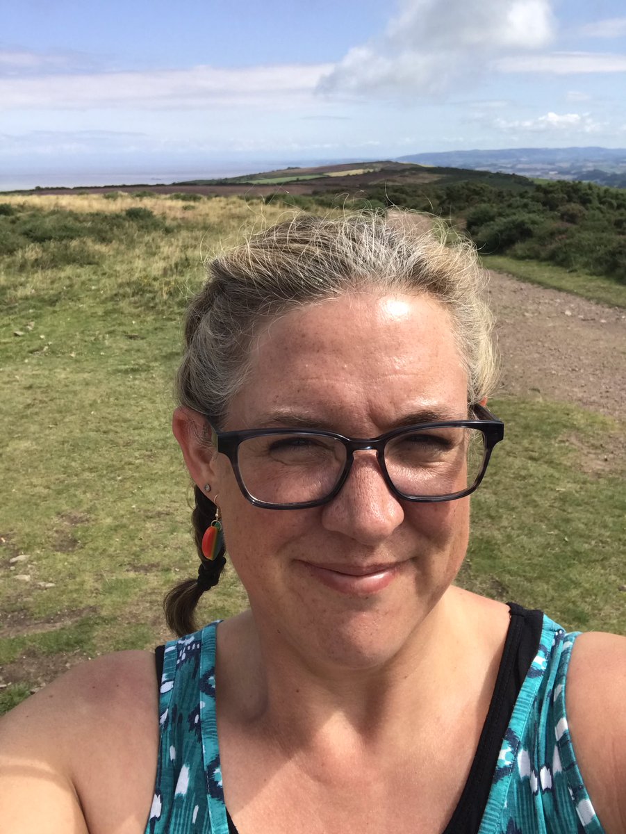 Ruth_E_Chapman's tweet photo. Two #keepcupadventures today. One at the church where @SelsdonChapman and I married many years ago. The other two taken on glorious #northhill @loveminehead , my #thinspace . Thanking God for these today https://t.co/PesBhDuiXA