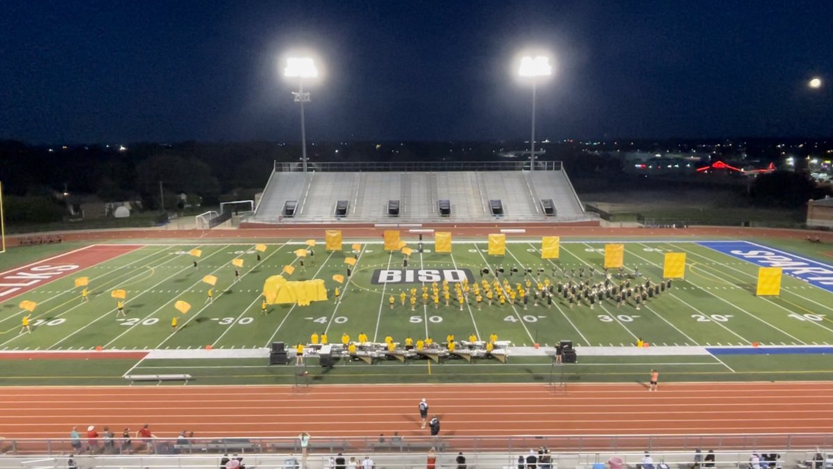 Great performance last night at Meet the Bands!! Queen Bee is off and running!! 👑🐝 <a href="/BHSElks/">Burleson High School</a> <a href="/CoachOzee/">Kevin Ozee</a> <a href="/ElkPrincipal/">Mr. Leek</a> <a href="/BurlesonISD/">BurlesonISD</a> @SpiritOfTheElks
