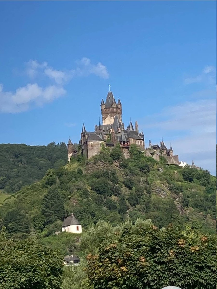 RiaRunning's tweet photo. 14.08.2021 Saturday 🚴

We had a wonderful 60km biking-tour along the river Mosel. Over 5 hours. Was fun but non of us were used to biking this far. Think we all need some training.😄

#biking #cycling #fitness https://t.co/do0MGgd2RH