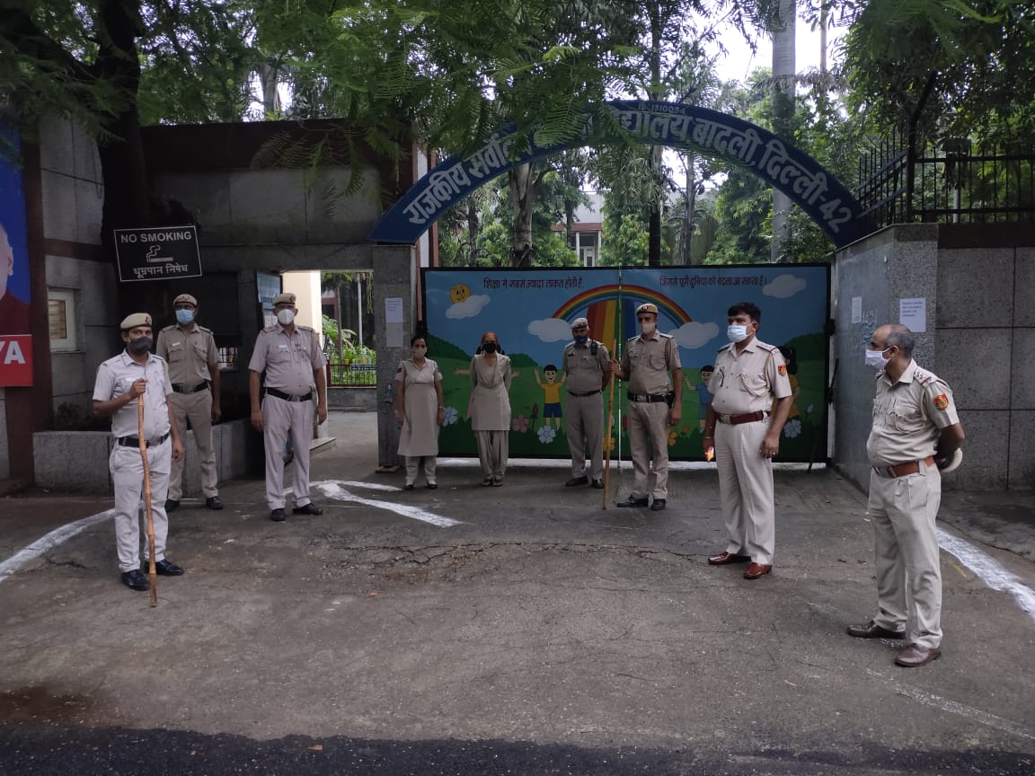 dcp_outernorth's tweet photo. #DilKiPolice 
#KeepingDelhiSafe 
With adequate arrangements &amp; Alert staff since early hours voting for #DSGMCElection remained peaceful in #DCPOuterNorth district.
@ssyips @SanjaySingh_IPS @CPDelhi @DelhiPolice https://t.co/h7YEodwfE2