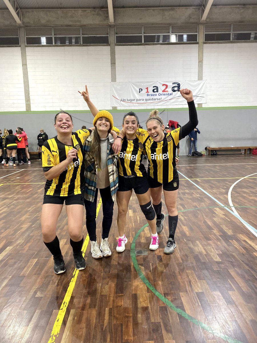 Porque esta locura no puede parar 💛🖤 <a href="/CAP_Handball/">PEÑAROL Handball</a>